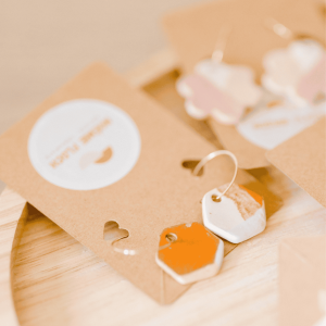 Boucle d’oreille hexagone terre mêlée